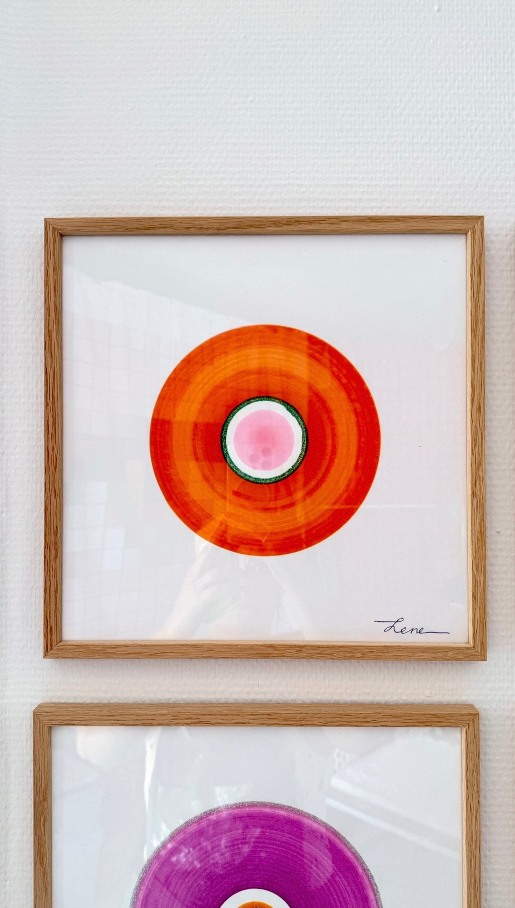 Circles 1 - Håndmalet grafik i egeramme